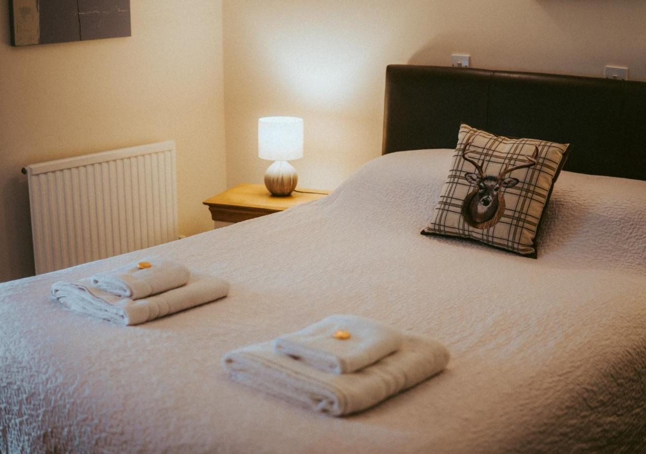 The Heathfield Inn Honiton Extérieur photo