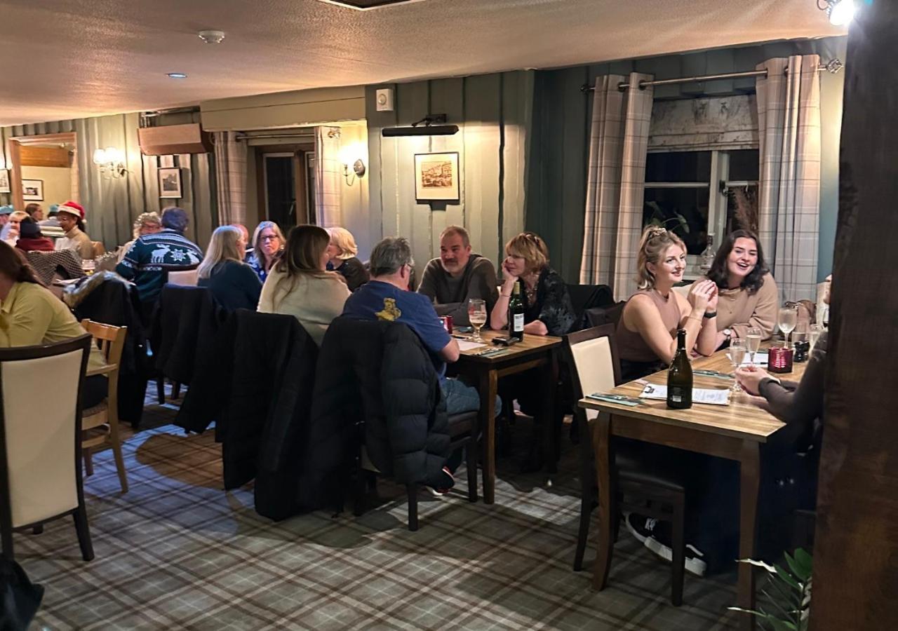 The Heathfield Inn Honiton Extérieur photo