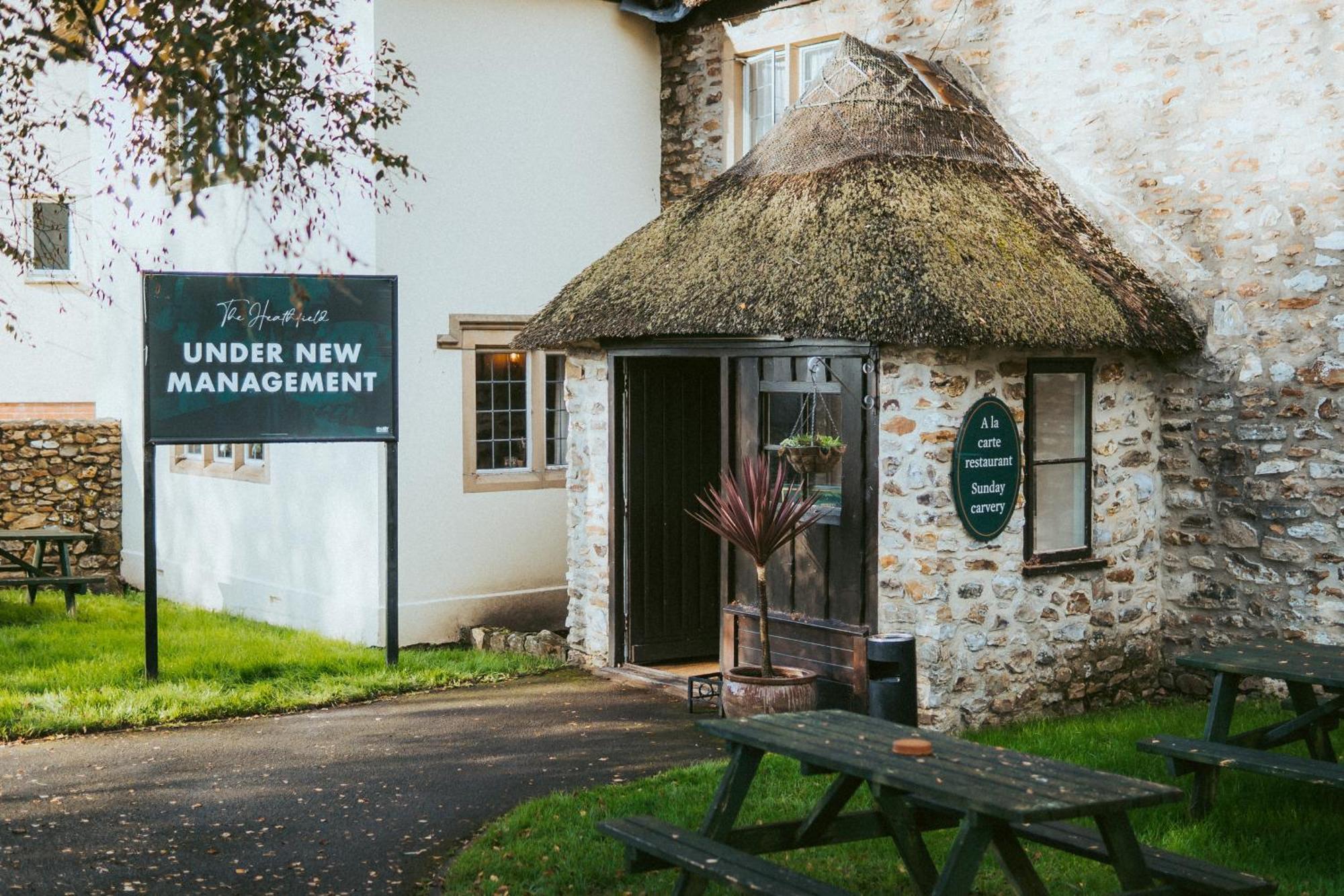 The Heathfield Inn Honiton Extérieur photo