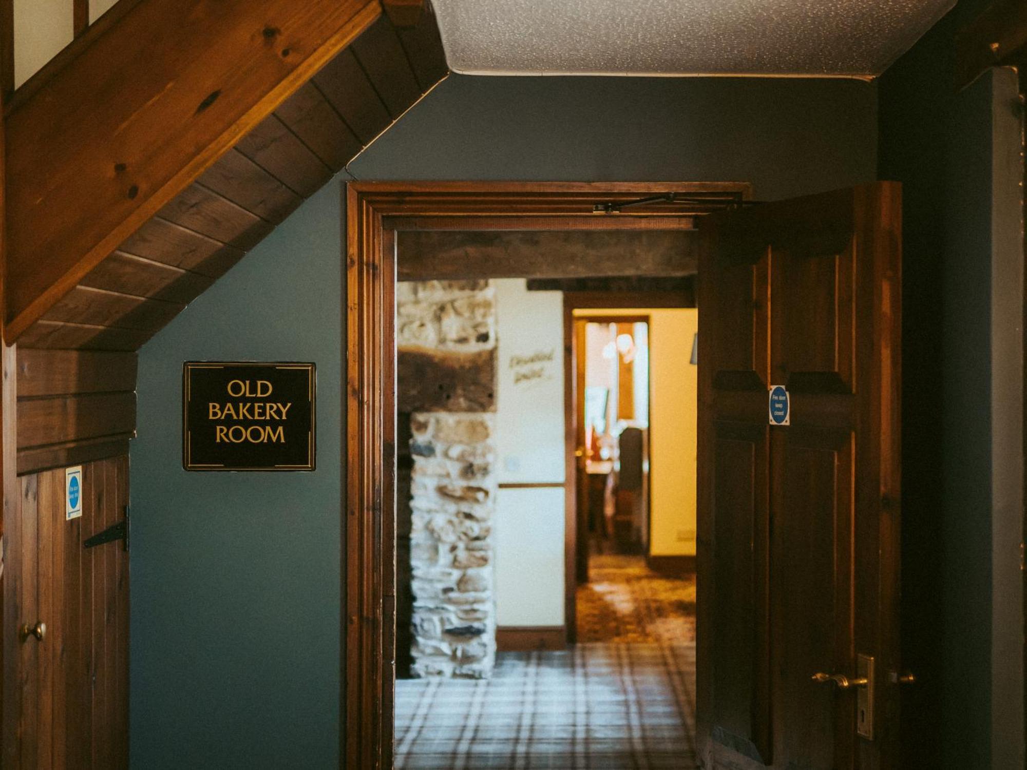 The Heathfield Inn Honiton Extérieur photo